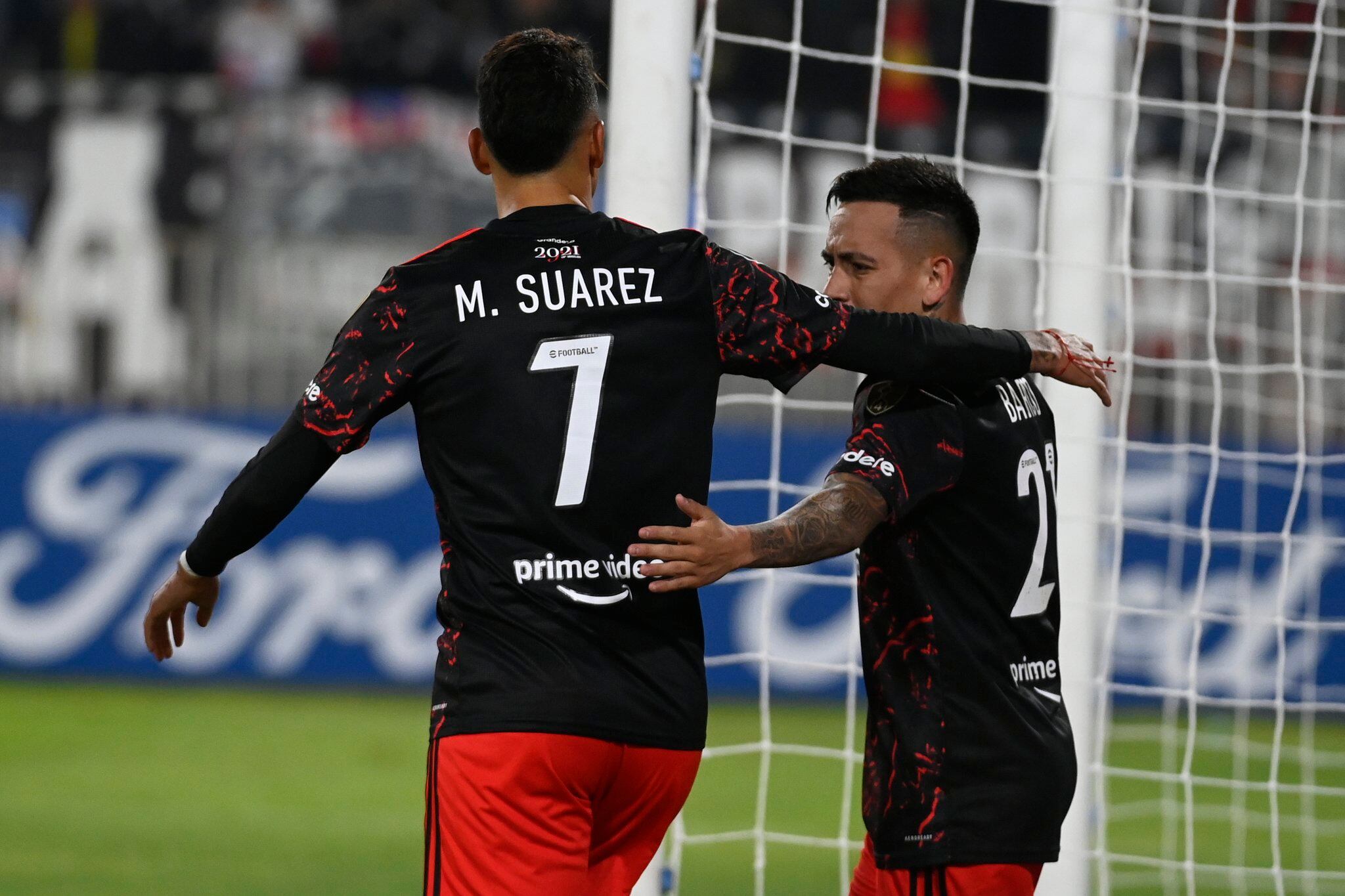 Matías Suárez y Esequiel Barco festejan el gol de River.