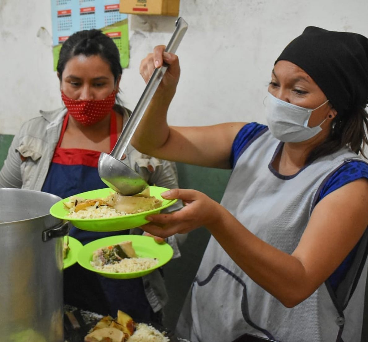 Los funcionarios asistentes observaron el trabajo de los voluntarios y calcularon el trabajo para el año que viene.