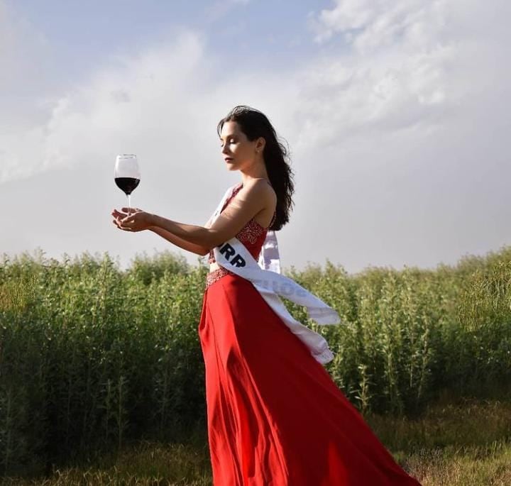 Reina de Guaymallén en una de sus producciones fotográficas.