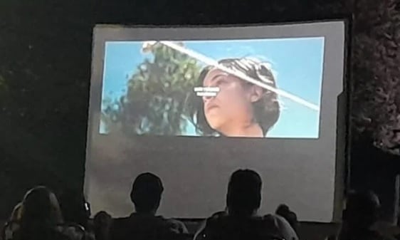 San Antonio vivió una velada al aire libre con el Cine Móvil.