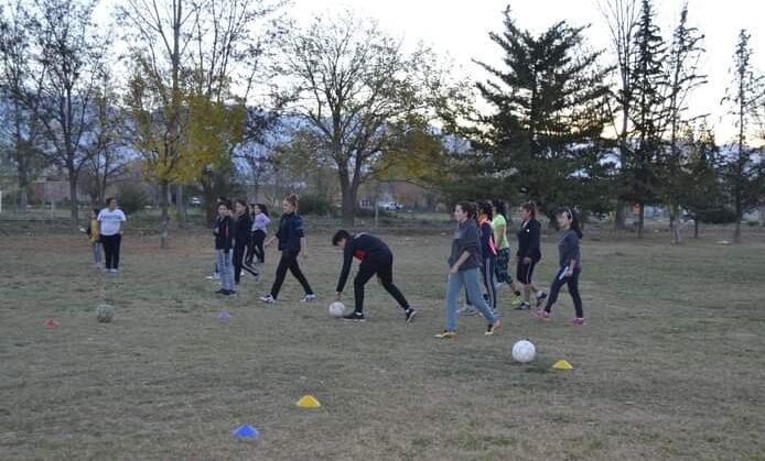 Colectivo, el equipo de fútbol femenino que necesita ayuda para competir en San Carlos.