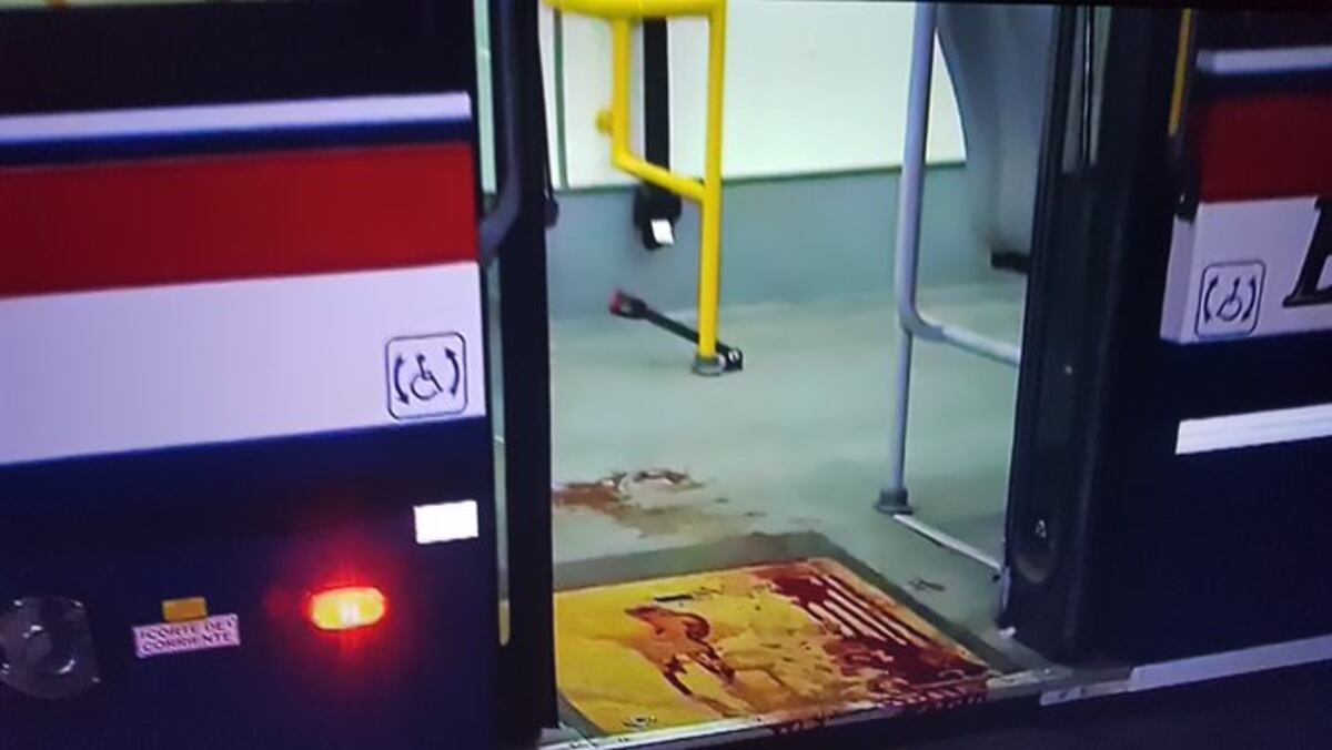 Palermo: le pidieron que mantuviera la distancia en el colectivo y atacó a los pasajeros con un cuchillo