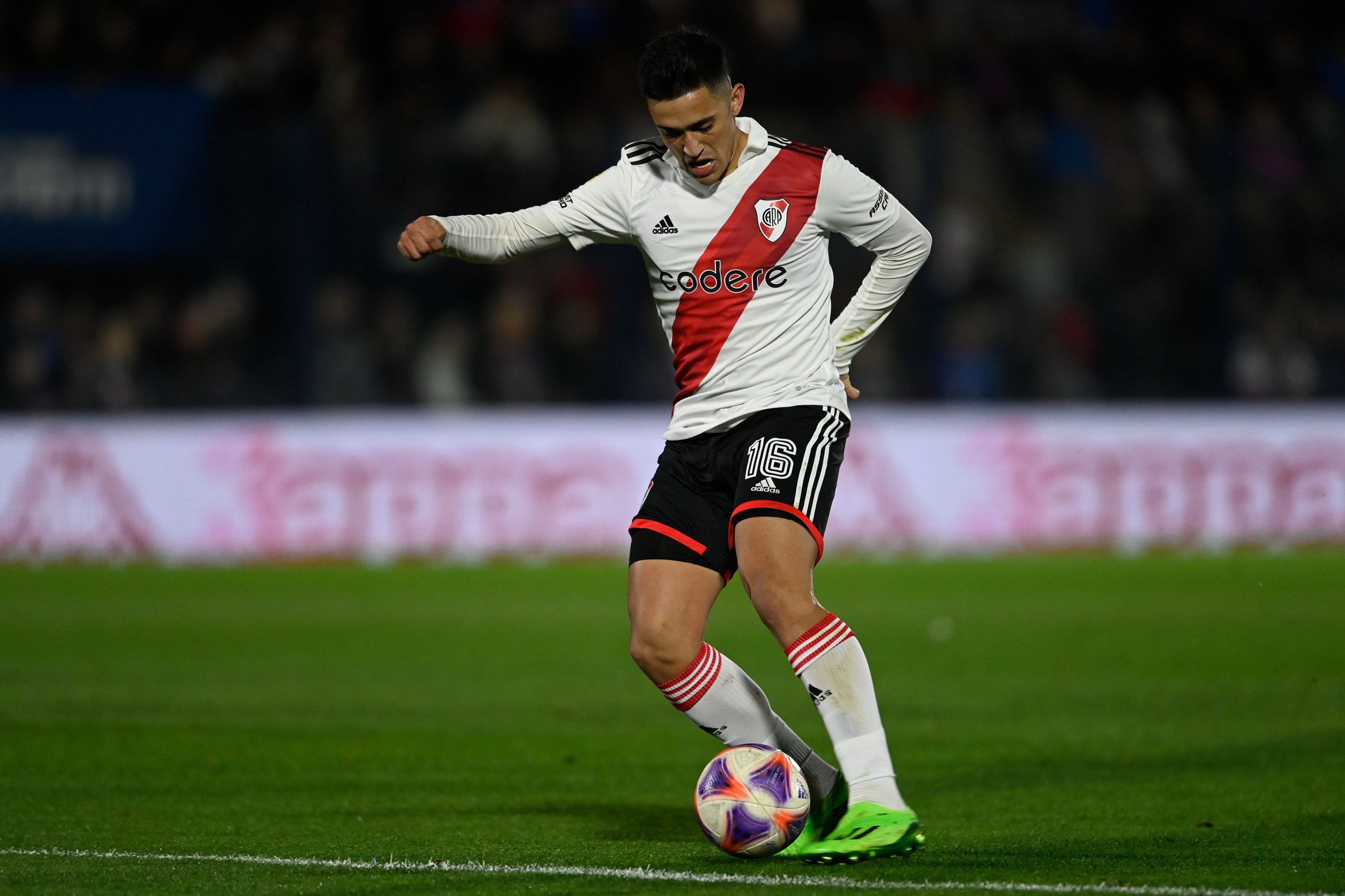 Pablo Solari anotó el gol de River en la velada.