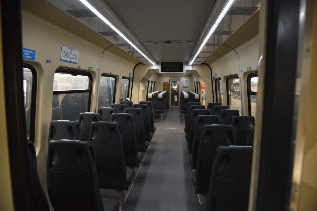 Tren Metropolitano (Ferrourbano) en la estación de Alta Córdoba.