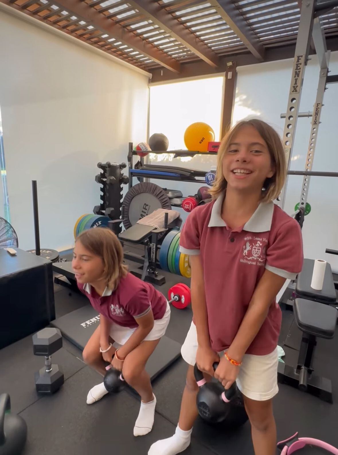 Las hijas de Cinthia Fernández entrenando.