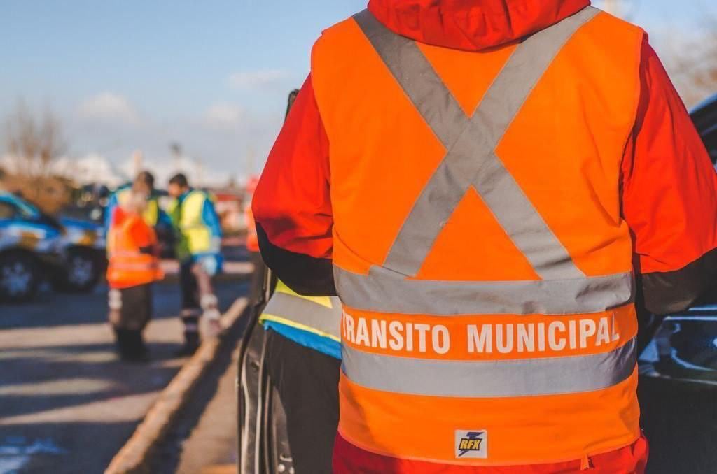 Los agentes sufrieron lesiones y tuvieron que ser asistidos en la clínica.