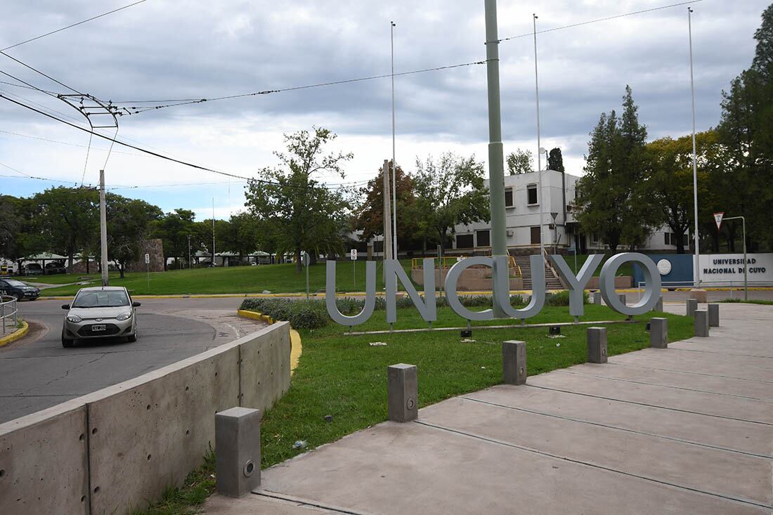 La UNCuyo no se expresó en concreto si exigirá o no el pase sanitario a sus alumnos y docentes para la presencialidad.