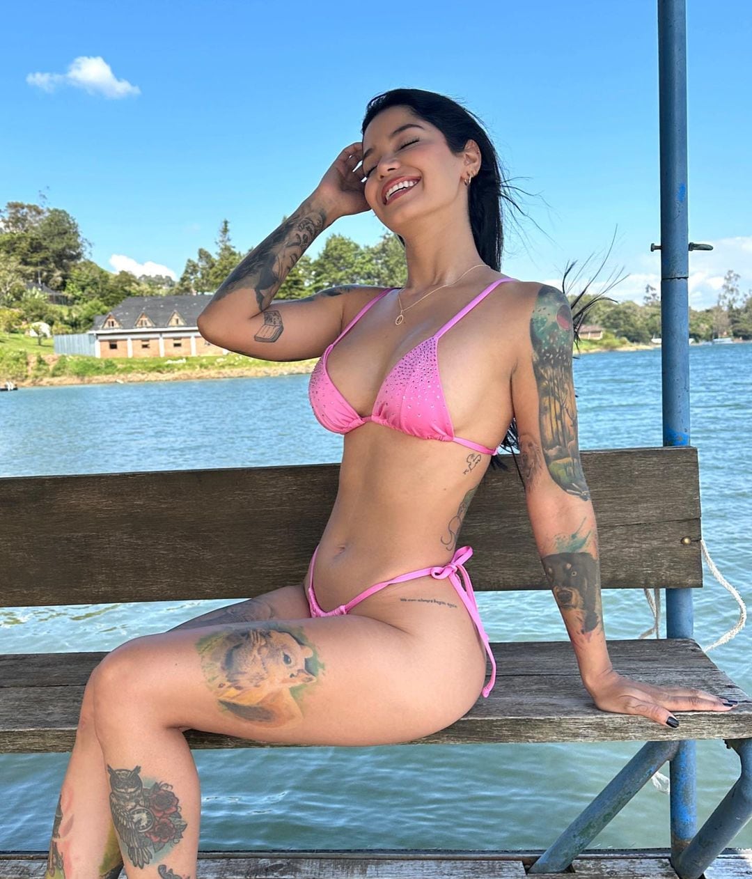 Jenn Muriel hizo estallar Instagram con su nanokini Barbiecore.