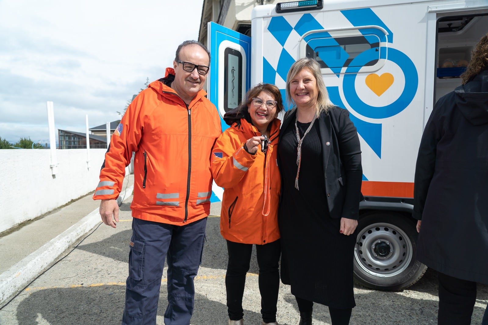 Acto de entrega de 4 ambulancias de alta complejidad y 2 ambulancias 4x4