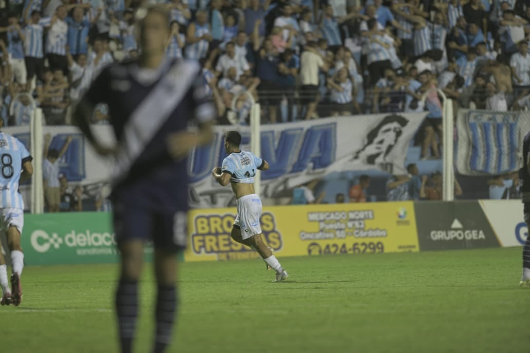 Racing recibió a Alvarado, por la tercera fecha de la Primera Nacional. (Javier Ferreyra / La Voz)