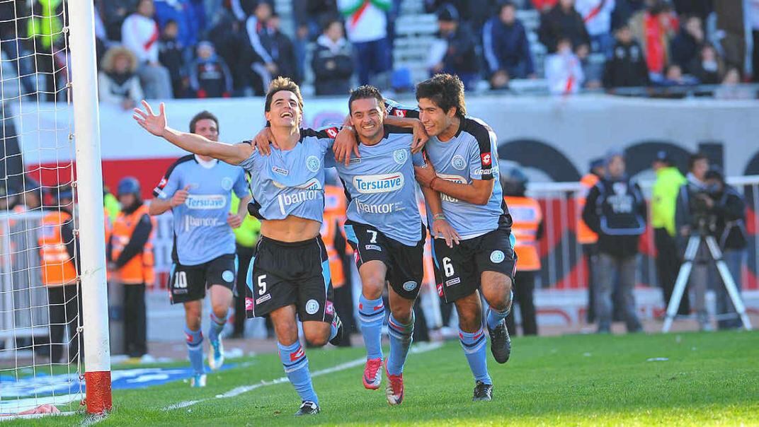 El éxtasis de los jugadores de Belgrano tras el gol de Farré. (Foto. Sergio Cejas, enviado especial)