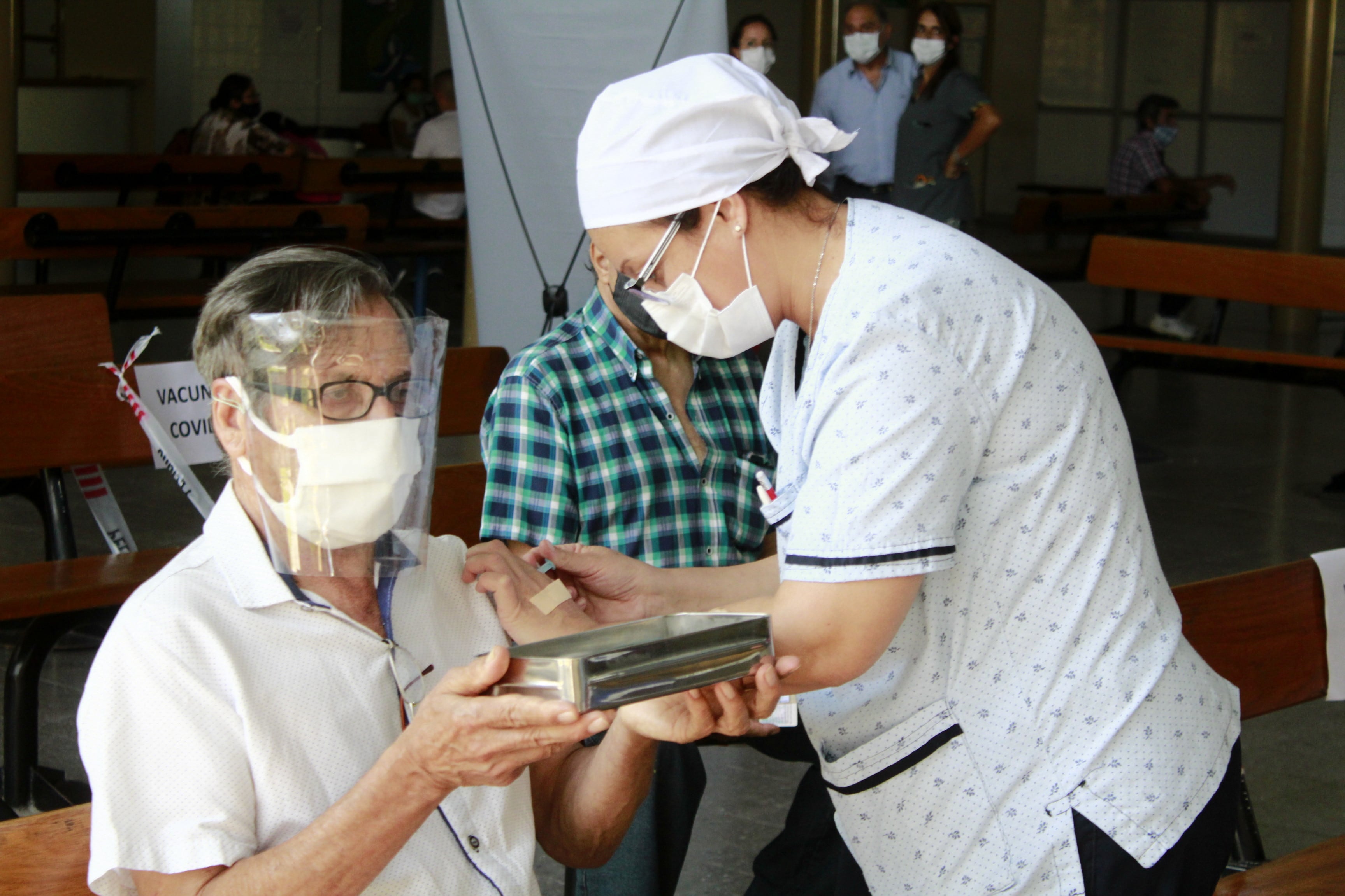 Este lunes inicio el plan de inmunización a mayores de 70 años contra el coronavirus y 101 personas fueron inoculadas. 