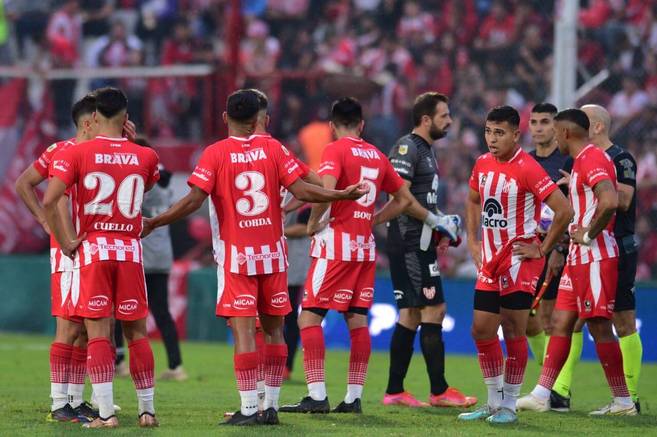 Instituto y Banfield, por la fecha 13 de la Liga Profesional en el Monumental de Alta Córdoba. (Ramiro Pereyra / La Voz)