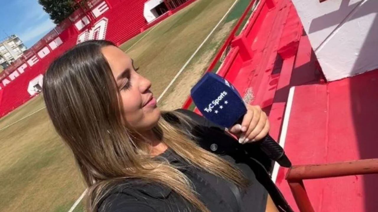 Quién es Flor Chiusano, la periodista que cantó el nuevo hit de la Selección Argentina