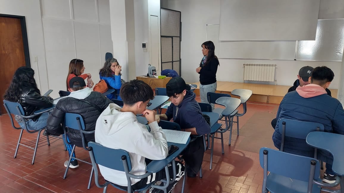 Estudiantes de La Escuela Secundaria Nº 11 de San Francisco de Bellocq visitaron Cresta