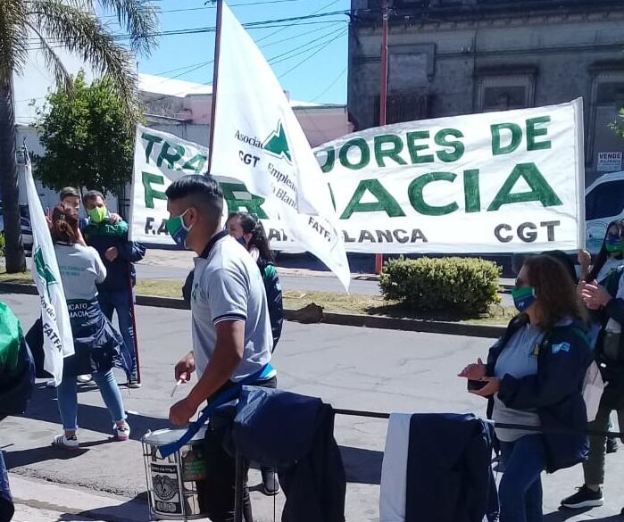 Empleados farmacéuticos marcharon en Tres Arroyos por regulación laboral