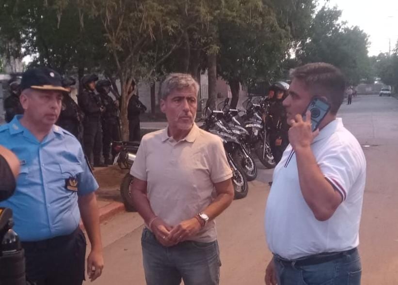 El ministro de Seguridad se hizo presente en la dependencia policial.