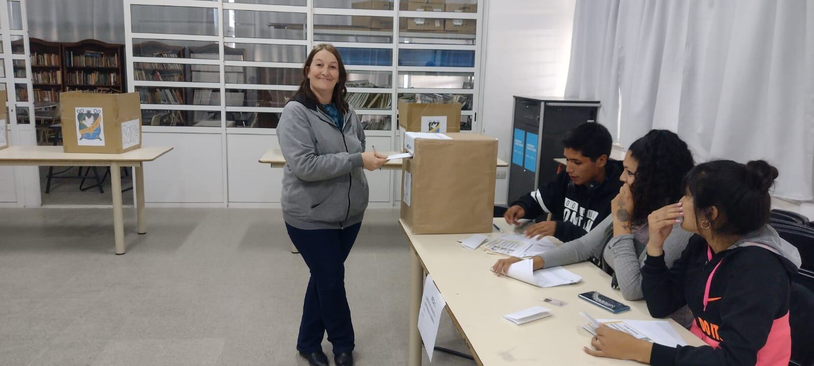 La votación se llevó a cabo en los tres turnos que tiene la EESO N° 615