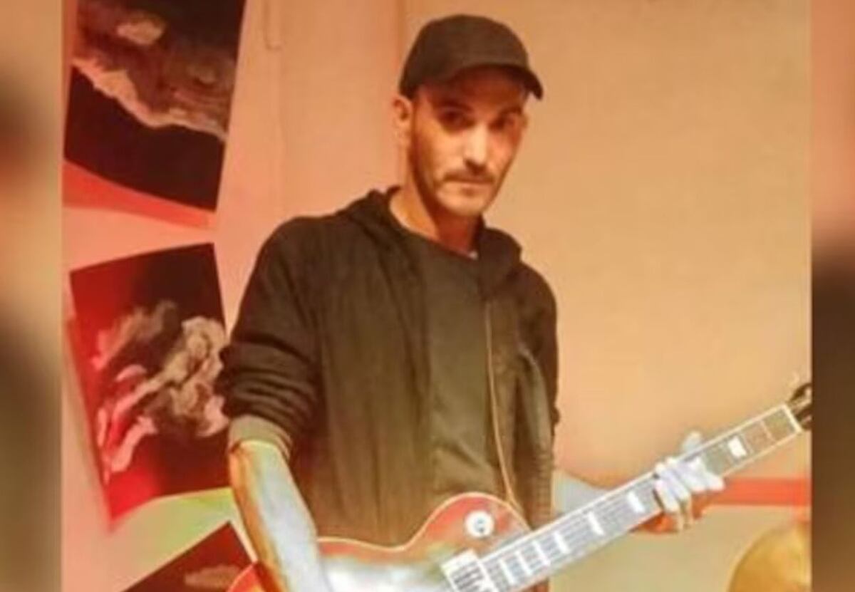 Quién era el músico que murió mientras tocaba en vivo en un bar de La Plata