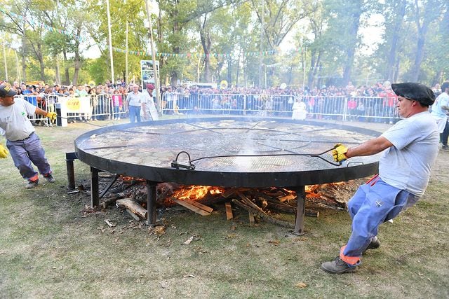 La torta frita más grande del mundo es de Argentina