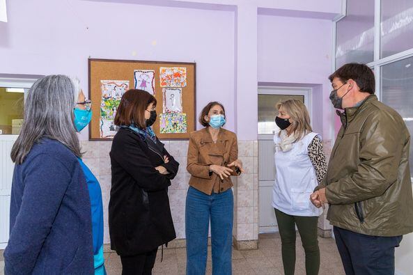 Soldini: junto a Supervisoras, Luciani recorrió el lote del futuro Jardín Provincial (Facebook Comuna de Soldini)