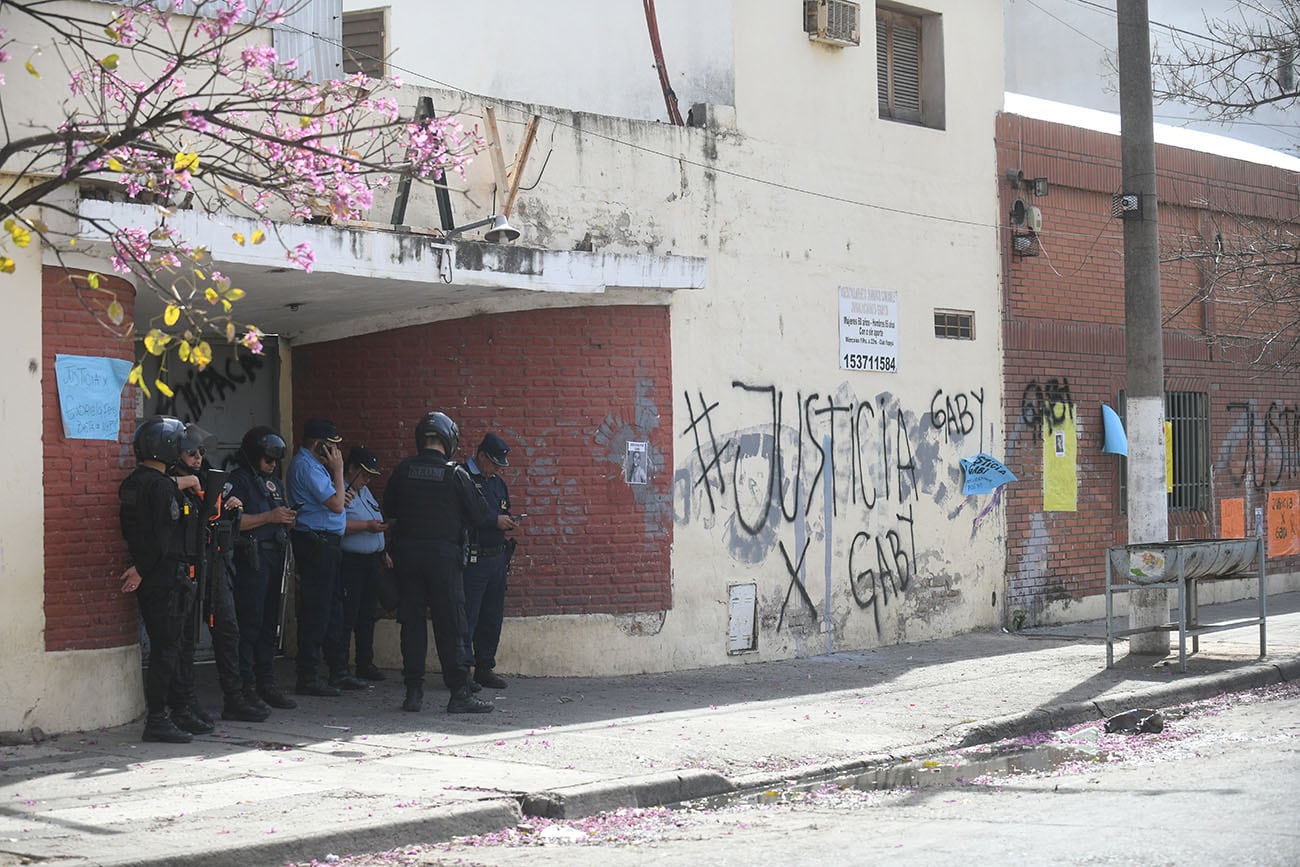 Protesta vecinal en Yapeyú pidiendo justicia por la muerte de Gabriela Pérez ( Ramiro Pereyra /La Voz)