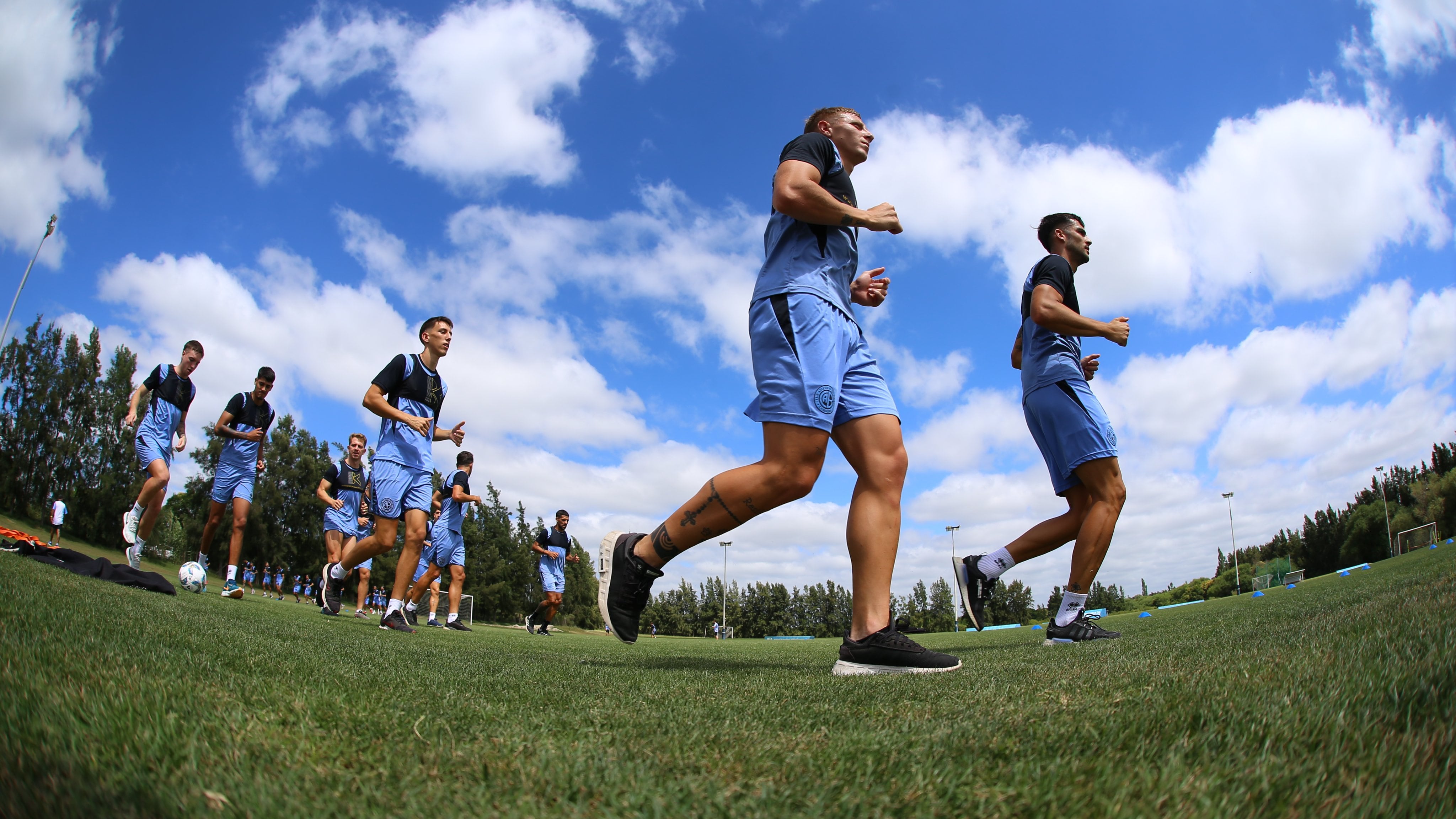 El plantel trabajó en Montevideo (Prensa Belgrano)