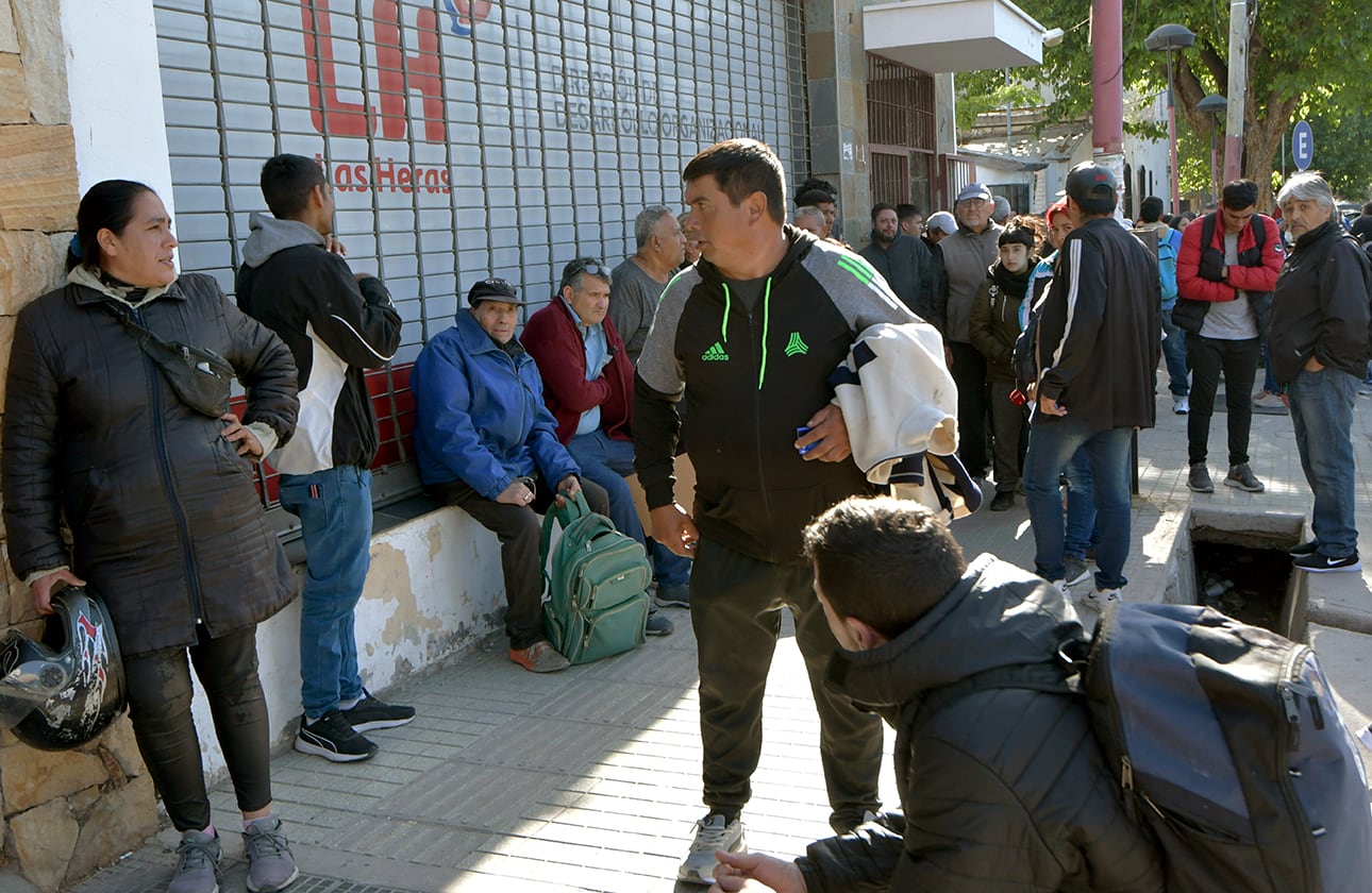 Demoras y largas filas en la Administración Nacional de la Seguridad Social (Anses). 