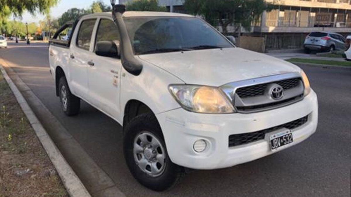 Chaco: dejó su camioneta en marcha con 10.000 dólares dentro, la robaron y al denunciar descubrió que fue su ex pareja