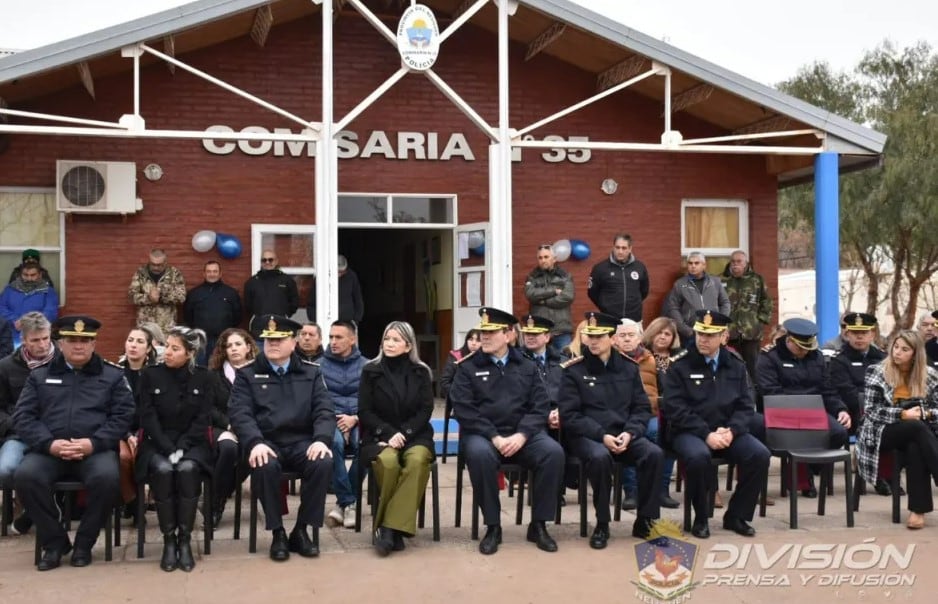 El nuevo jefe de la Comisaría de Rincón de los Sauces tiene varias denuncias en su contra.