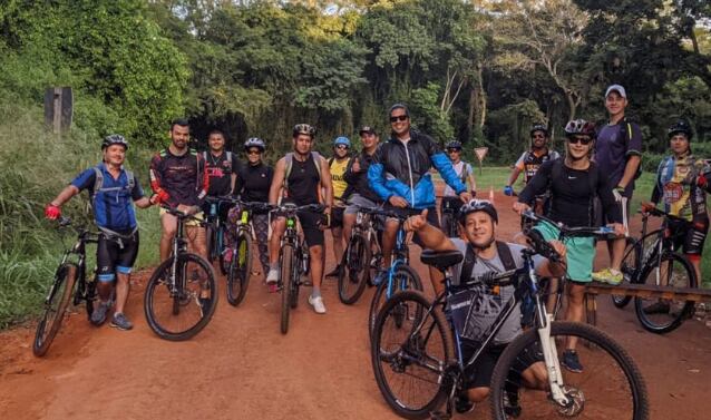 Bicicleteada nocturna en Puerto Iguazú.