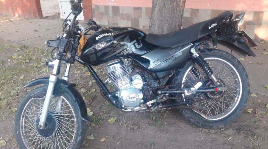 La moto en la que se trasladaba la víctima junto a un acompañante 