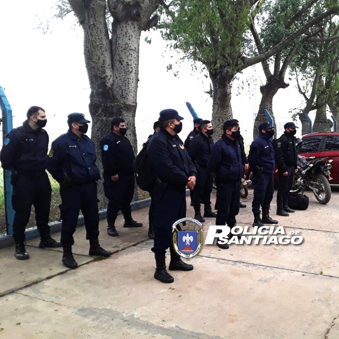 La policía de Santiago del Estero controla el aislamiento en Tintina.