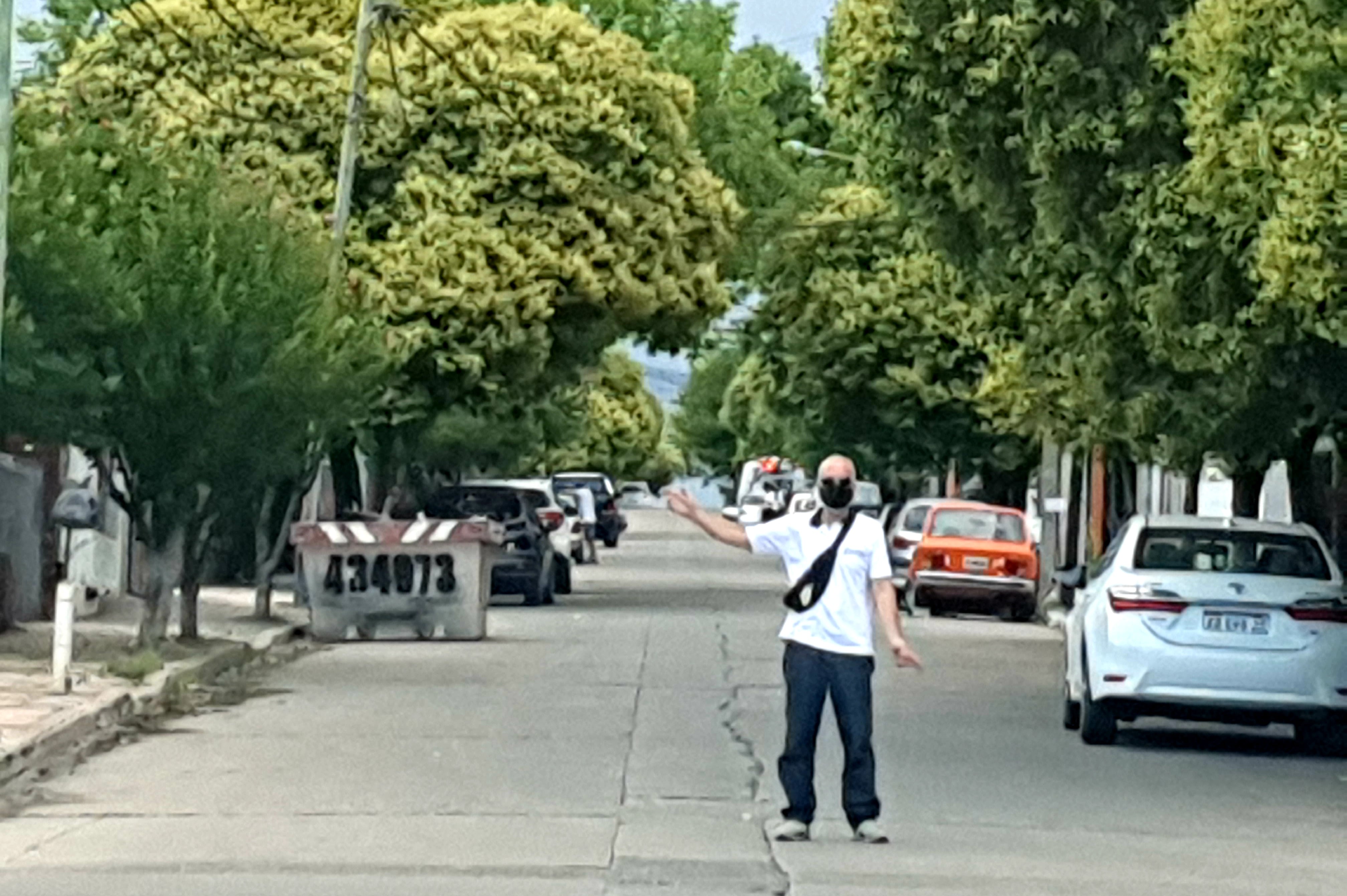 Tras el fuerte choque, personal municipal debió desviar el tránsito.