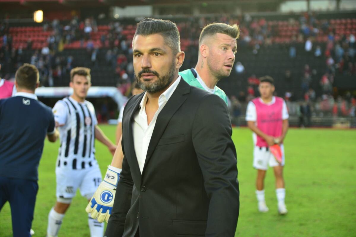 Javier Gandolfi y su Talleres en punta: distinguido como el entrenador del mes