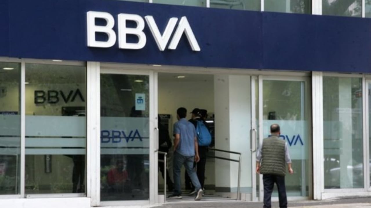 BBVA se encuentra en la búsqueda de talentos para realizar funciones de caja y atención al público. Foto: Gentileza.