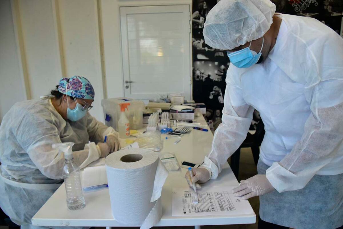Coronavirus en Córdoba: fallecieron un niño de 8 años y una mujer de 106
