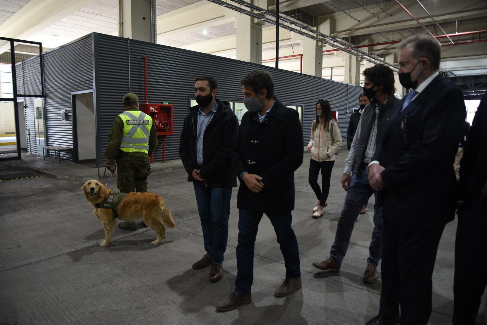 El embajador argentino en Chile y una comitiva especializada de ambos países recorrieron las instalaciones de los dos complejos fronterizos.