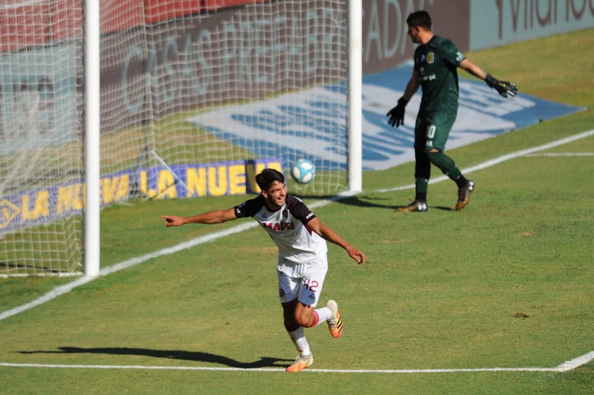 Central perdió 2 a 0 ante Lanús pero igual tiene un pie en la final
