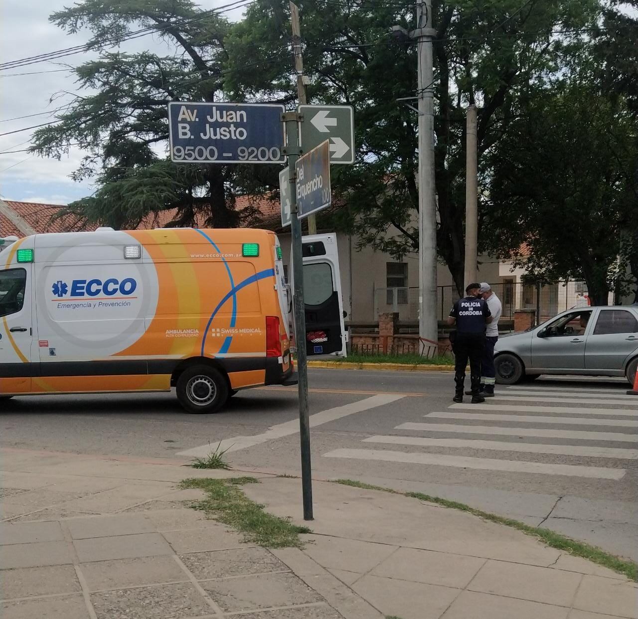 Un servicio de emergencia debió atender y trasladar a los heridos.