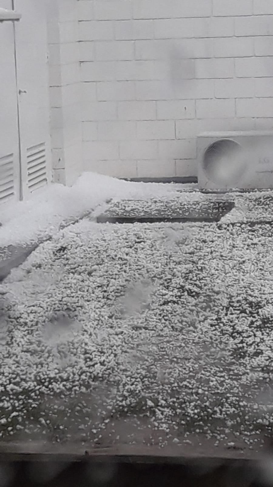 Caída de granizo en Río Segundo este miércoles. (Augusto Laros/La Voz)