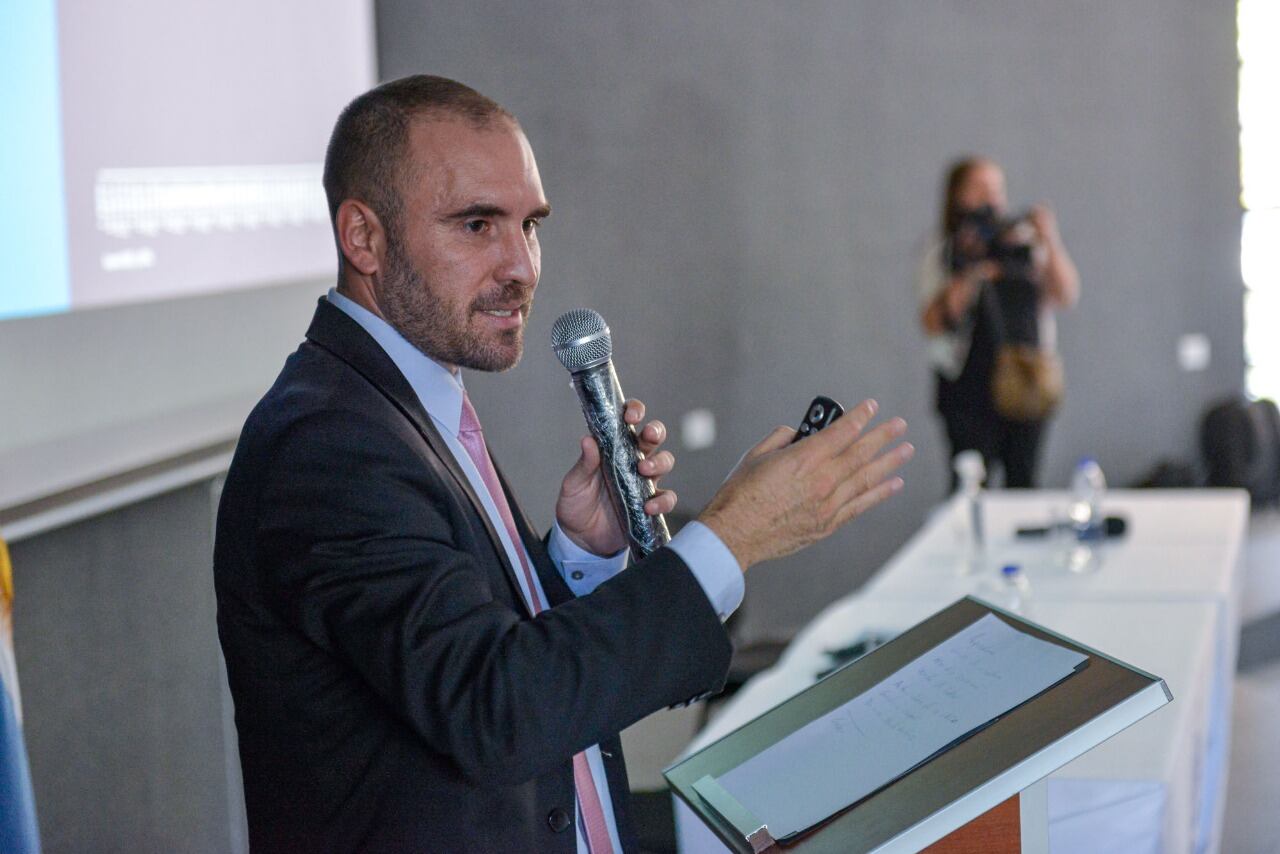 El ministro de Economía, Martín Guzmán, disertando en la Facultad de Economía de la Universidad Nacional del Comahue, en su paso por la provincia del Neuquén. (Foto: Prensa Economía)