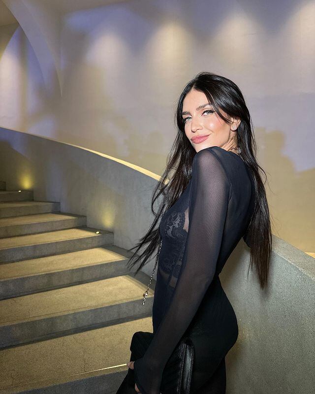 Zaira Nara posó con un vestido con transparencias