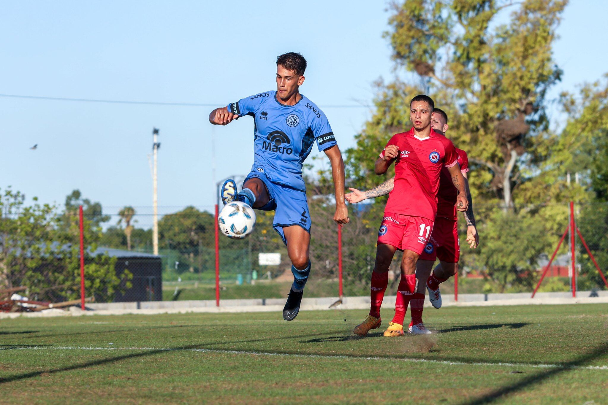 Lucas Bernabeu, defensor de 20 años que debutó en Belgrano ante Huracán. (Prensa Belgrano)