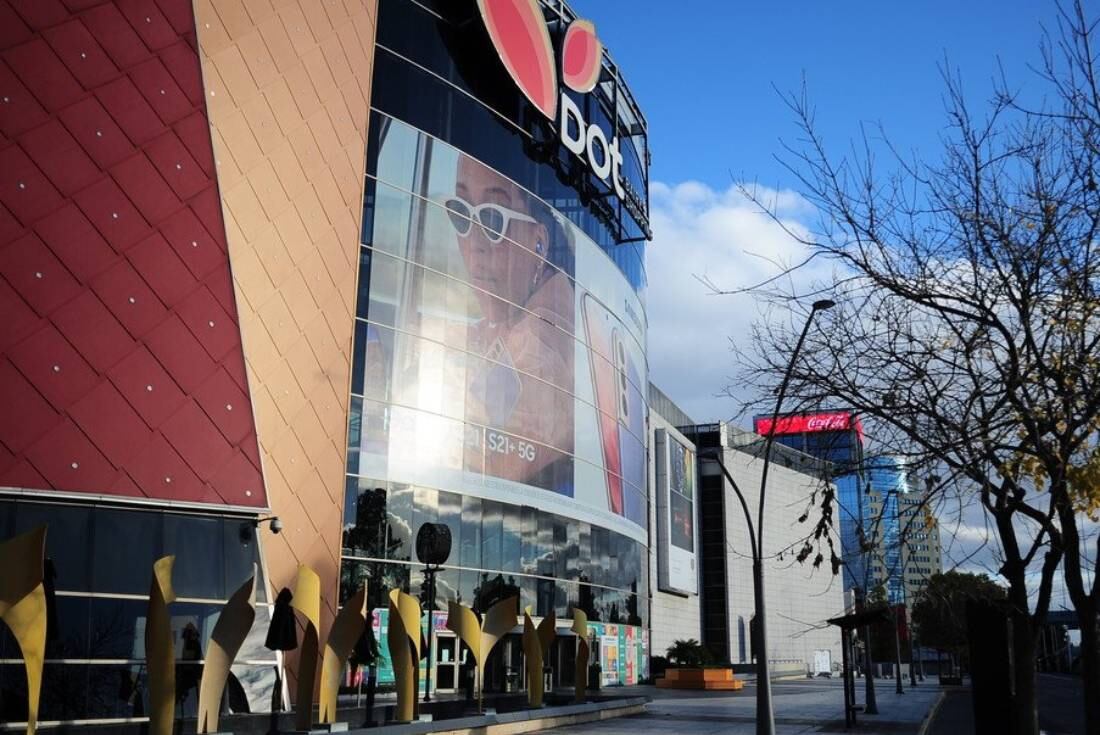 El Dot, uno de los shoppings porteños que participa de la Noche de los Shoppings 2023. (Foto: Gentileza Clarín)