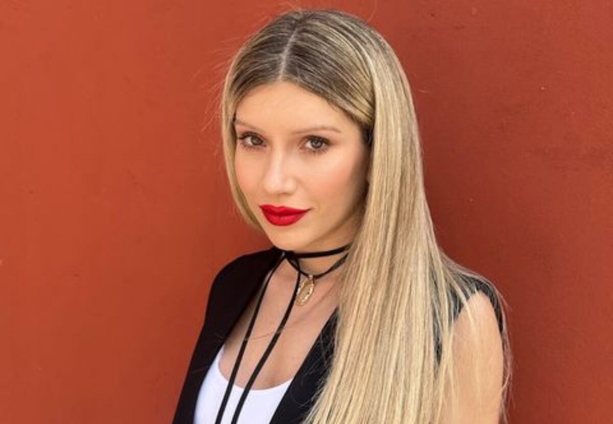 En minifalda y top, Laurita Fernández enamoró a sus seguidores con un conjunto amarillo