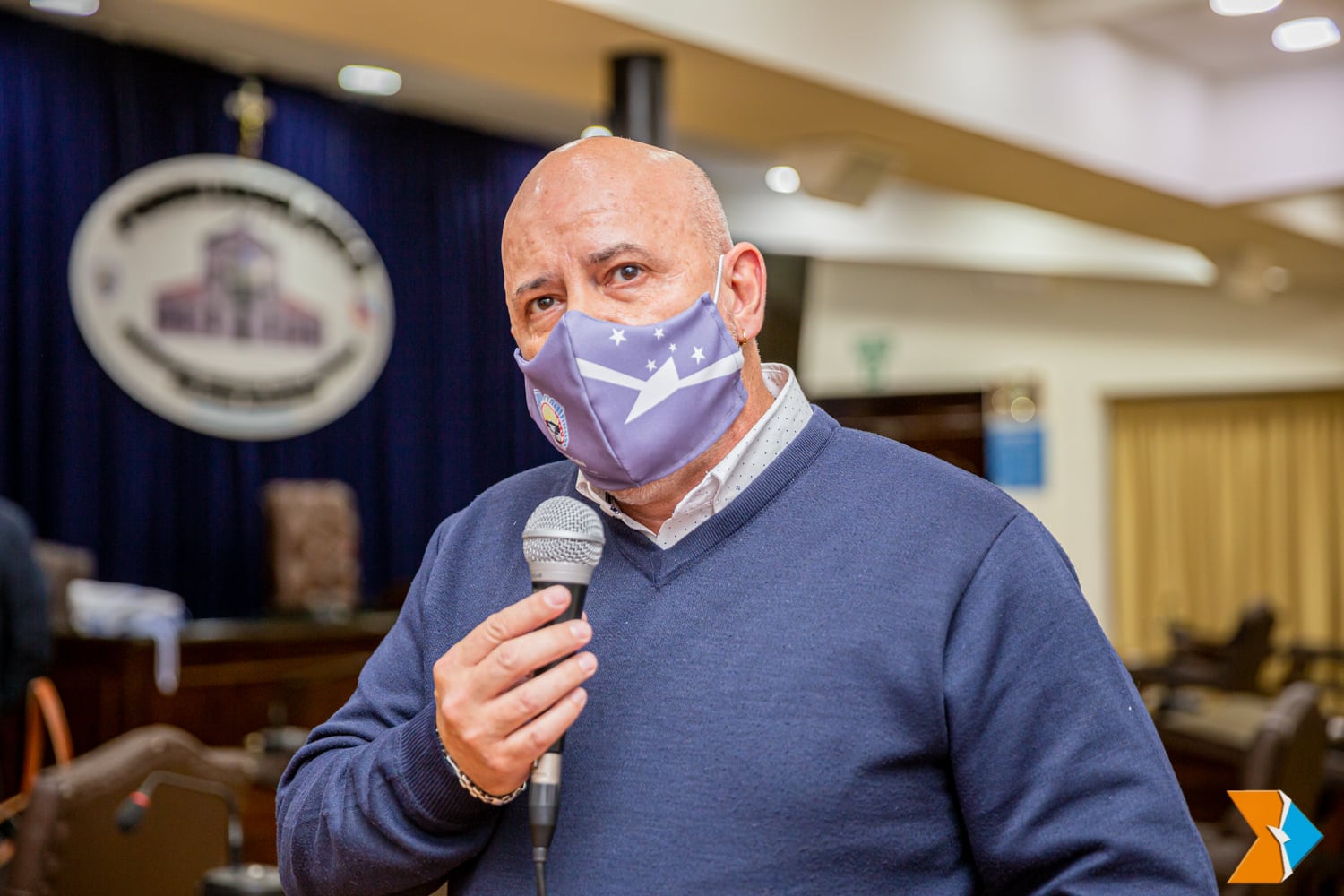 El legislador Daniel Rivarola, expresó palabras ante los presentes. (Foto: Prensa Legislatura TDF).