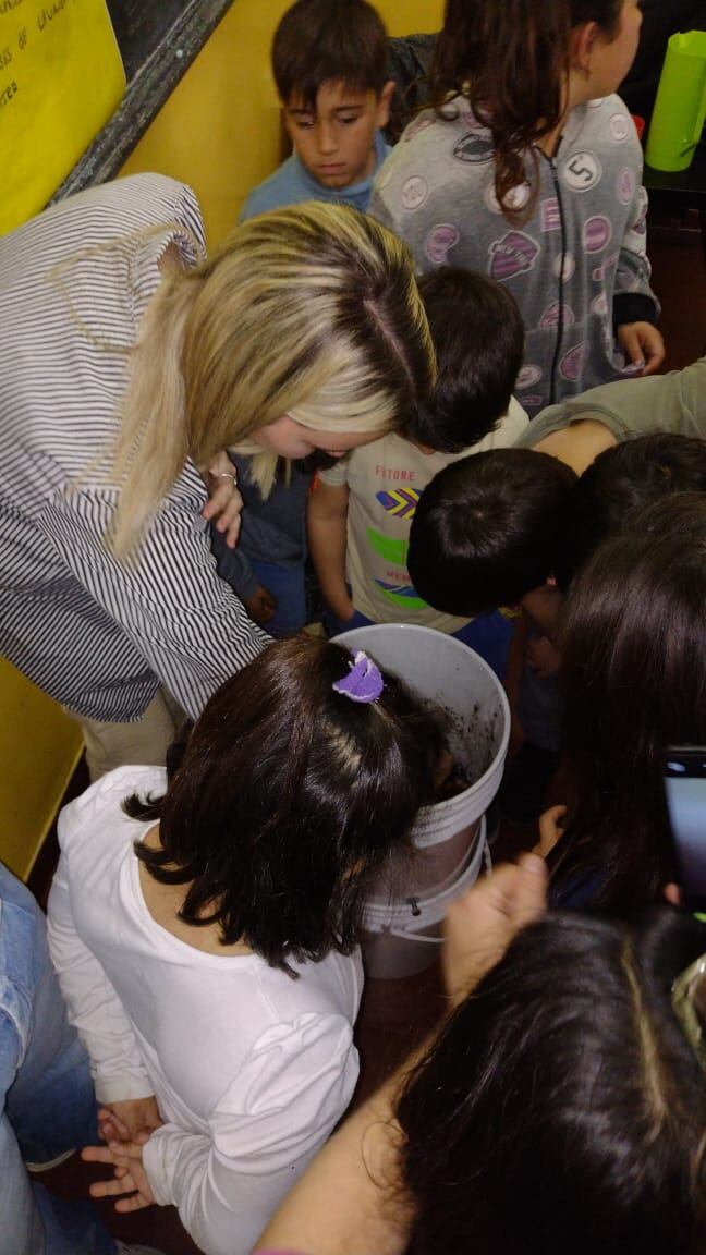 Taller de Compostaje en la Escuela Primaria Nº 21 de Tres Arroyos