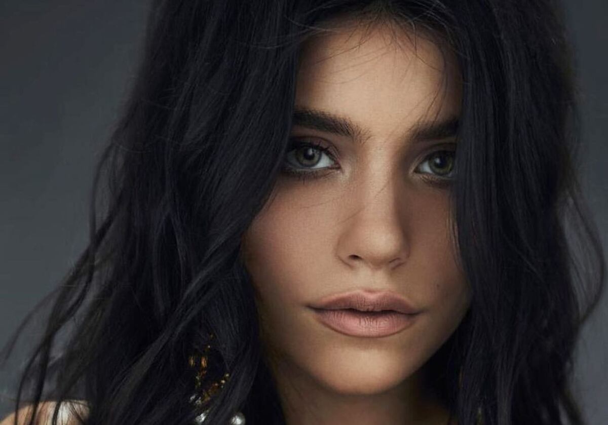 Eva De Dominici sorprendió con un radical cambio de look y un vestido al borde de la censura