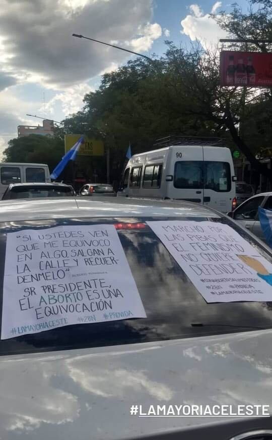 En San Rafael la gente salió a la calle para manifestar su apoyo a "las dos vidas". 